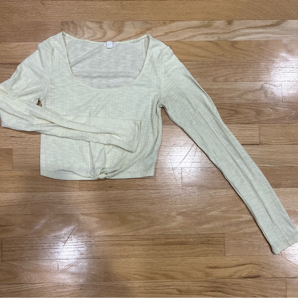 Cropped long sleeve shirt